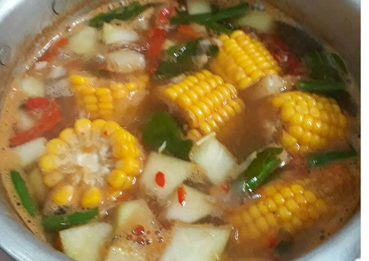 Cara mudah meracik Sayur asem ikan panggang pedas Lezat