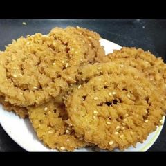 A picture of Kaju chakli.