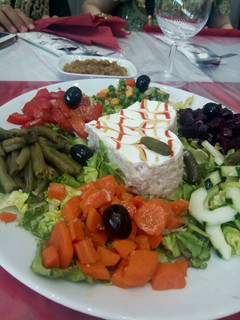 صورة لوصفة سلطة مشكلة