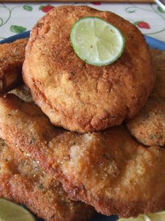 Una foto de Chuletas de cerdo empanadas con harina de maíz
