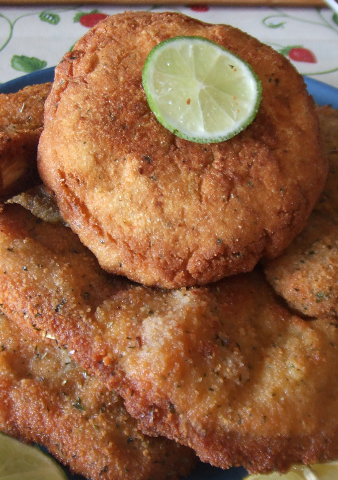 Una foto de Chuletas de cerdo empanadas con harina de maíz