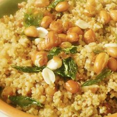 A picture of Arisi uppuma (rice uppuma).