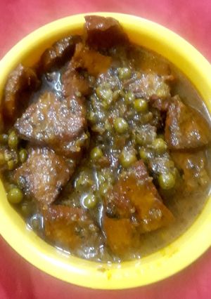 A picture of Matar Paneer.