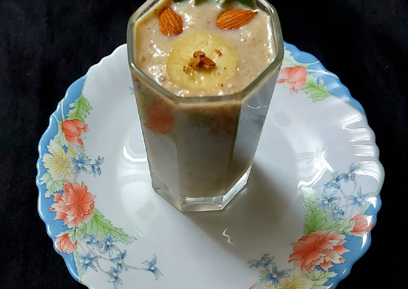 Dates and Banana Shake