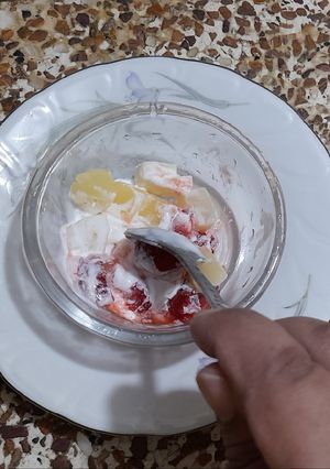 A picture of Pineapple and strawberry chaat.
