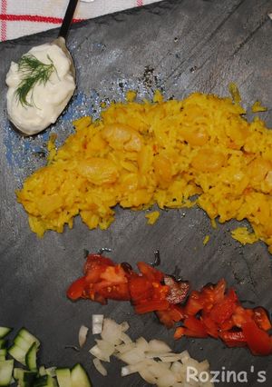 A picture of Persian turmeric rice (Dampokhtak).