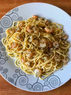 Una foto de Pasta con gambas al ajillo