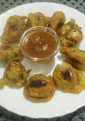 A picture of Khajur walnut stuff pakode.