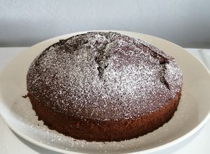 Foto di Torta di soli albumi con cacao e yogurt