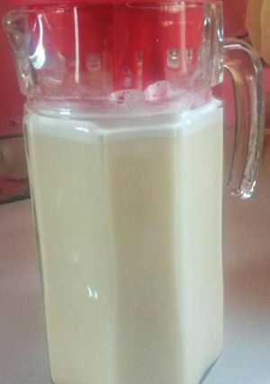 A picture of Pineapple shake smoothie.