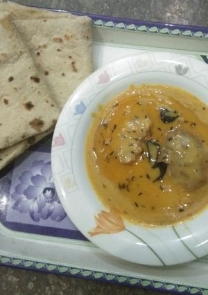 A picture of Karri pakora and chapati.