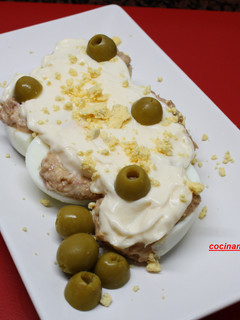 Una foto de Huevos rellenos