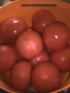 Una foto de Escaldar tomates