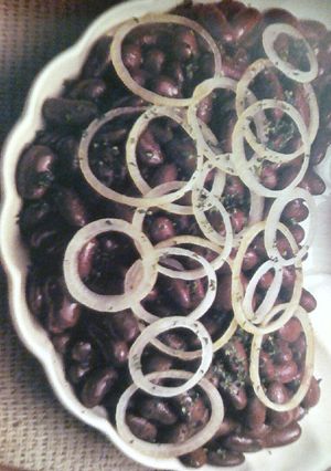 Una foto de Ensalada de fríjoles y cebolla