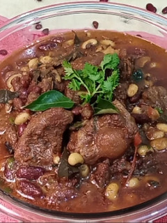A picture of Lobiya Gosht.