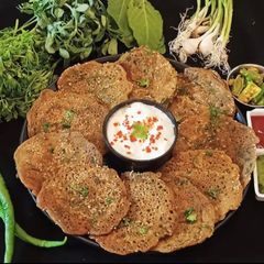 A picture of Bajri methi Chamchamiya.
