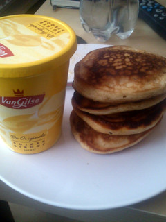 A picture of American pancakes.