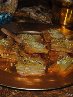 A picture of Newspaper shape baklava.