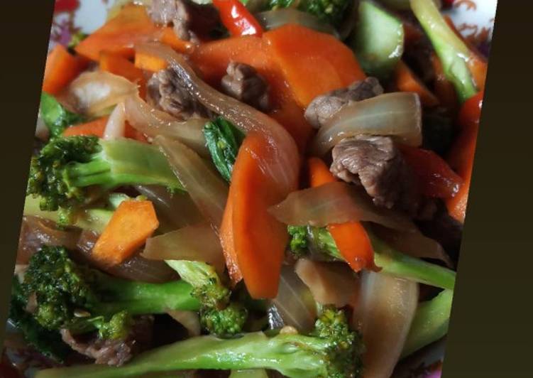 Langkah Mudah untuk Menyiapkan Daging dan sayur lada hitam yang Lezat