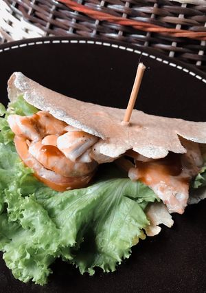 Foto resep Healthy Lunch : Tortilla Chicken Wrap