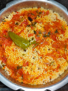 தக்காளி சாதம்(tomato biryani recipe in tamil) செய்முறை முக்கிய புகைப்படம்