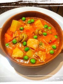 Una foto de Guiso de Pollo, Arroz y Vegetales