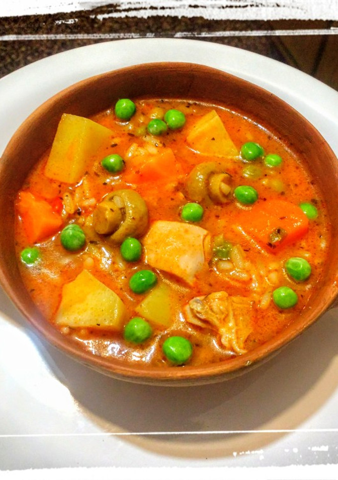 Una foto de Guiso de Pollo, Arroz y Vegetales