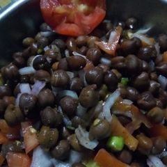A picture of Black chana chat.