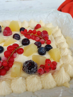 Foto di Tiramisù all'ananas e frutti di bosco