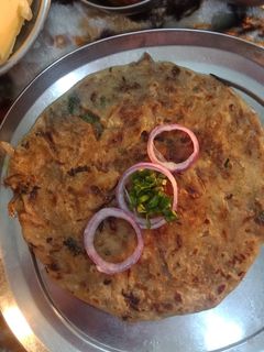 प्याज का पराठा (Pyaz ka paratha recipe in hindi) रेसिपी मुख्य फोटो