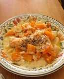 Pasta casera con salmón, calabaza y roquefort