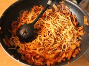 Una foto de spaghetti al eneldo