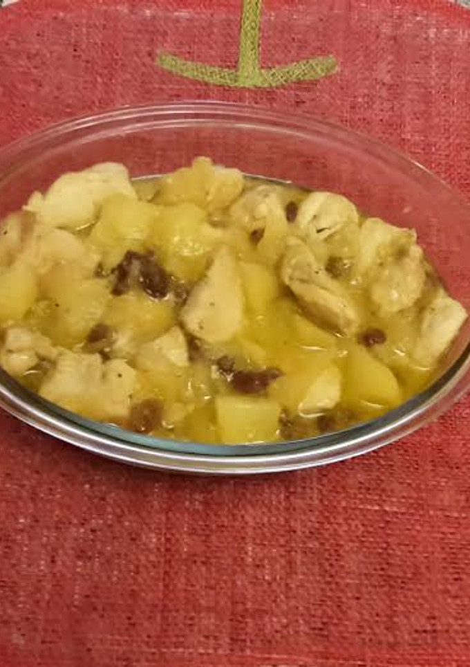 Una foto de pollo con manzana