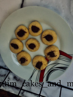 A picture of Thumbprint cookies.