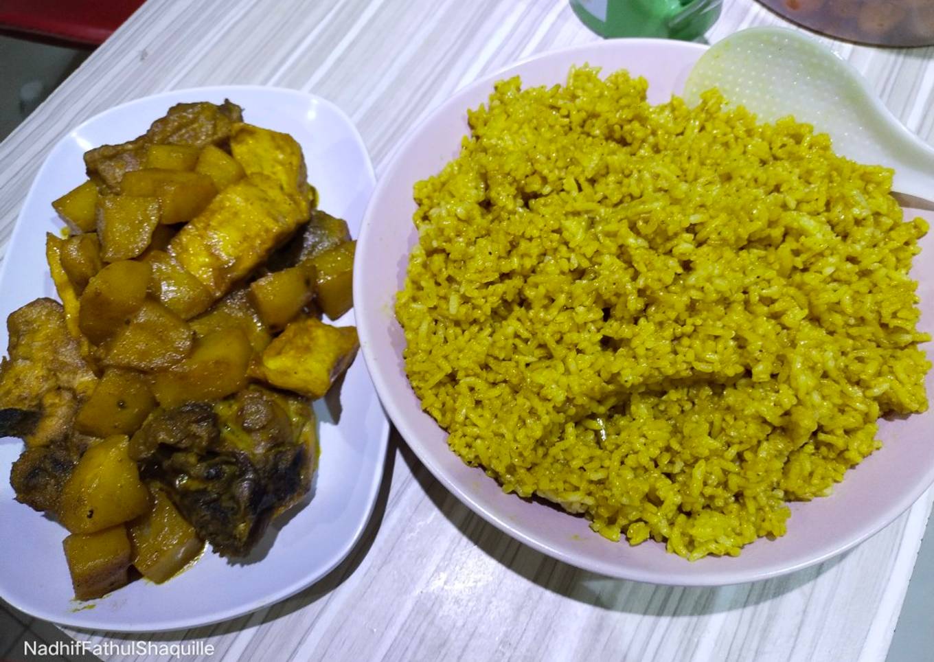 Nasi tumpeng (memanfaatkan nasi sisa kemaren)