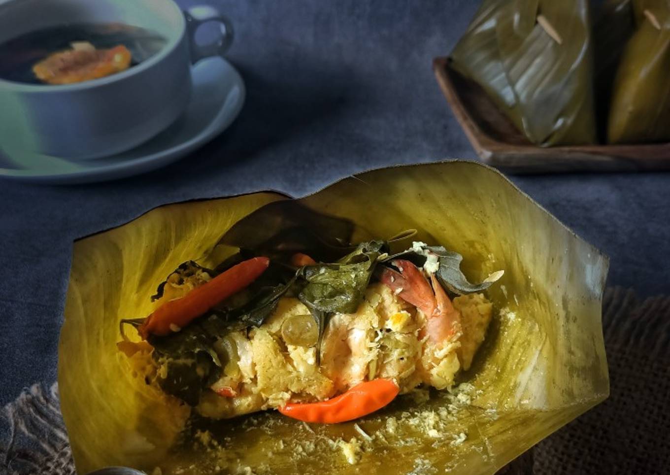 Botok (tahu tempe udang daging)