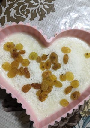 صورة لوصفة مهلبية الكراميل بالزبيب