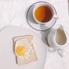 Unflip egg with bread A picture of Unflip egg with bread.