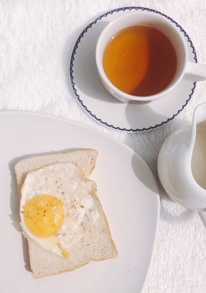A picture of Unflip egg with bread.