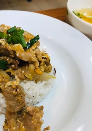 รูปของ ข้าวหมูเกาหลี + ซุปเต้าหู้ไข่
