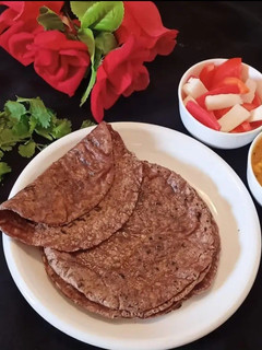 A picture of Ragi Roti.