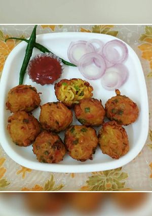 A picture of Maggi pakore.