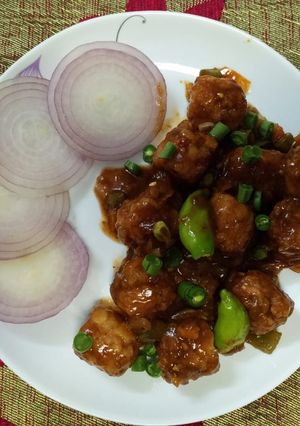 ग्रेवी मंचूरियन (gravy manchurian recipe in Hindi) रेसिपी मुख्य फोटो