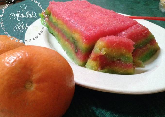 Kue Singkong Parut Warna-Warni