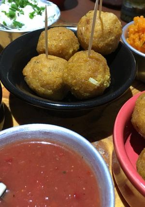 Una foto de Albóndigas de maíz vegans