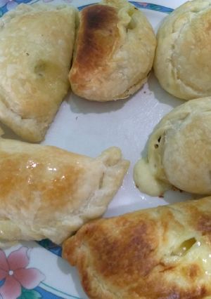 Una foto de Empanadas de Roquefort y muzzarella