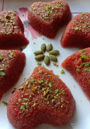 A picture of Beetroot suji halwa.