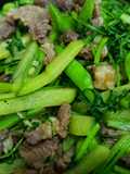 Thịt bò xào su su, ngò rí