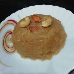 A picture of Halwa Prashad.