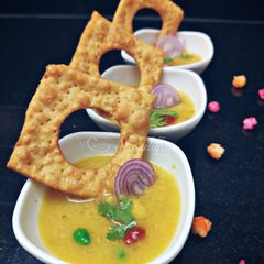 A picture of Dal pakwan.